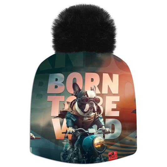 Bonnet Albert pour enfants, son imprimé surréaliste avec des carlins montant des moto est exceptionnelle. Accompagné de son pompon noir pour le sublimer, c'est le choix parfait pour une tenue décontractée pour votre enfant.