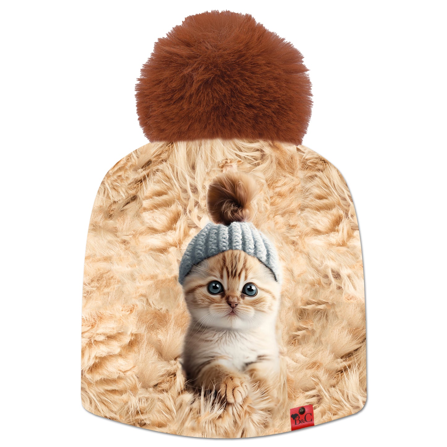 Bonnet Johnny pour enfants, avec des petits chatons portant des bonnets en laine. Le bonnet est accompagné de son pompon Ecureuil en synthétique et son étiquette en cuir rouge signée Beanie and Clyde.