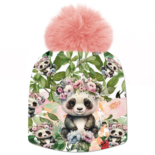 Bonnet Queen pour enfants, son imprimé floral et entouré de petits pandas vous fera craquer ! Avec son pompon Dragée en synthétique qui vient le sublimer et son étiquette en cuir synthétique rouge signée Beanie and Clyde.