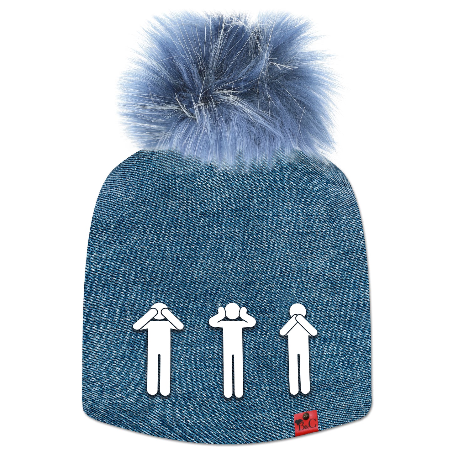 Bonnet Diesel pour hommes et femmes avec motif effet jean, pompon Bleu Fumée en fourrure synthétique, étiquette en cuir rouge signée Beanie and Clyde, et trois pictogrammes représentant les singes de la sagesse au premier plan.