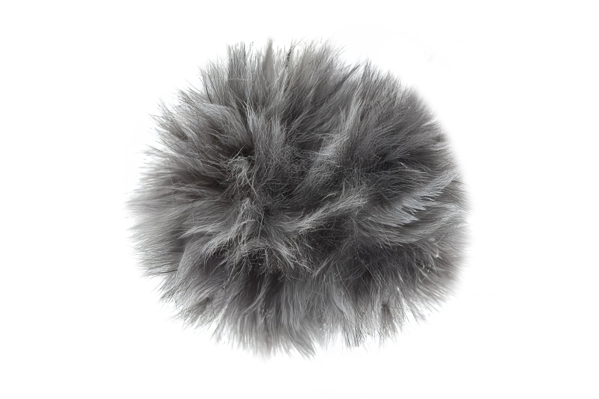 Un pompon aux teintes douces et nuancées de gris, avec des touches de beige, inspiré par la fourrure du raton laveur. Ce pompon apporte une sensation de douceur et de subtilité, parfait pour des créations discrètes et élégantes.