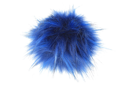 Un pompon d’un bleu profond et intemporel, inspiré par la robustesse et l’élégance du tissu denim. Il ajoute une touche de simplicité et de modernité à vos accessoires, tout en restant à la fois chic et décontracté.