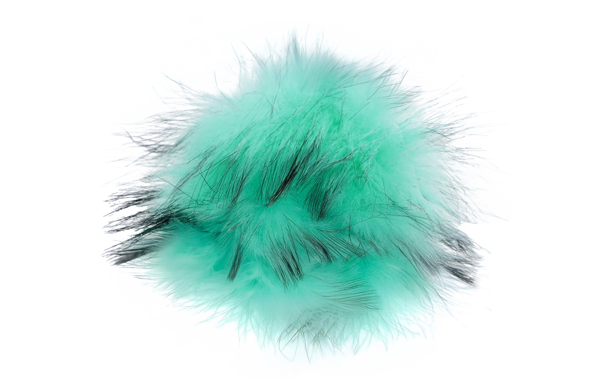 Un pompon aux teintes fraîches et apaisantes de vert menthe clair, avec une touche subtile de bleu, évoquant la fraîcheur d'une brise estivale. Ce pompon ajoute une touche légère et rafraîchissante à vos créations, parfait pour une ambiance douce et estivale.