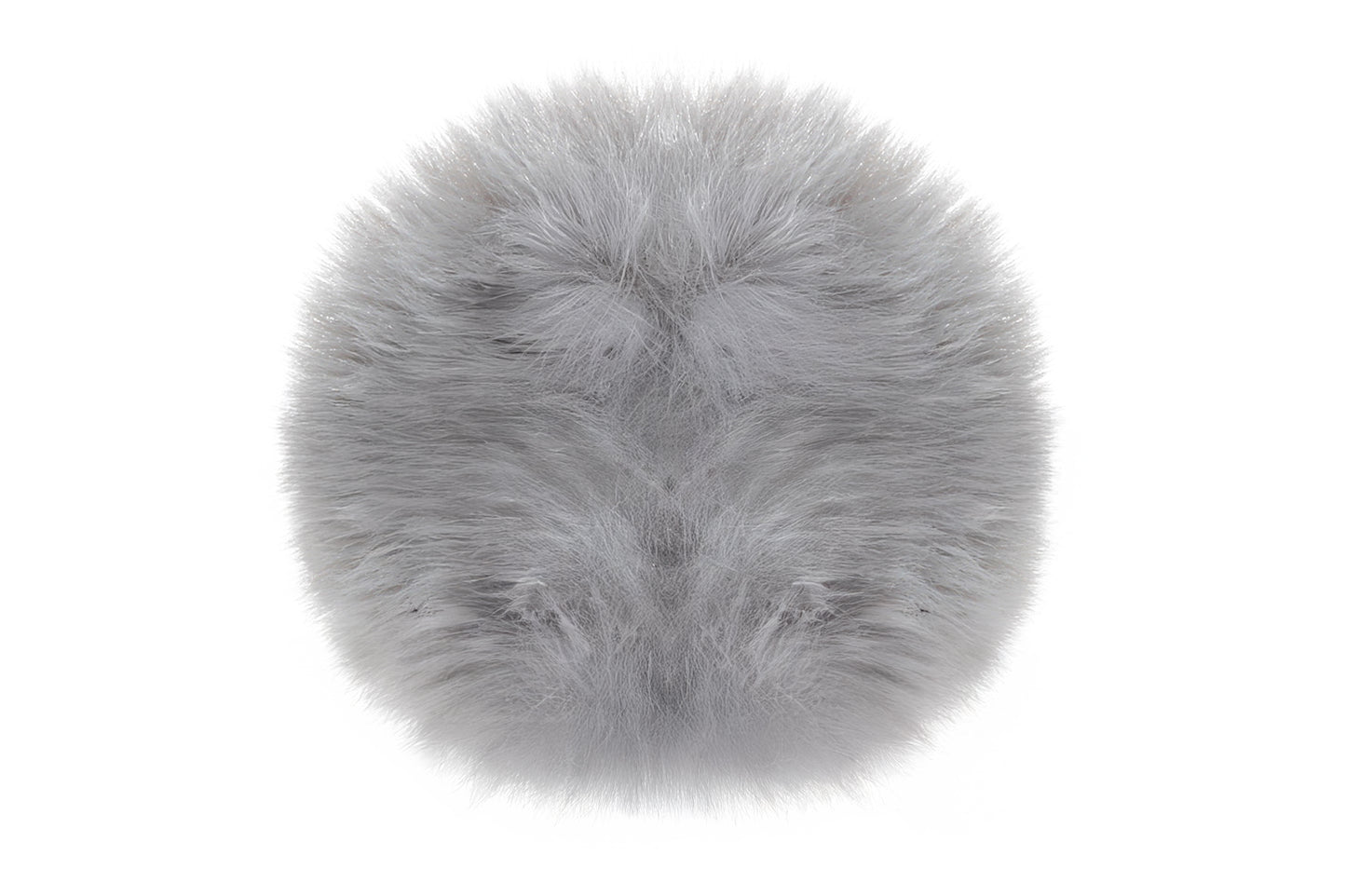 Pompon Perle, d’un gris subtil et élégant, avec une texture moelleuse et raffinée, parfait pour un style sobre et moderne.