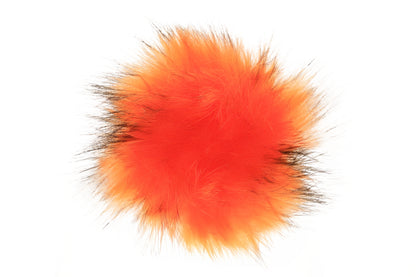 Un pompon aux couleurs chaudes et naturelles, mélangeant des nuances de roux, orange et brun, inspirées de la fourrure du renard. Ce pompon évoque l'énergie et la chaleur de l'automne, parfait pour ajouter une touche de confort et de caractère à vos créations.